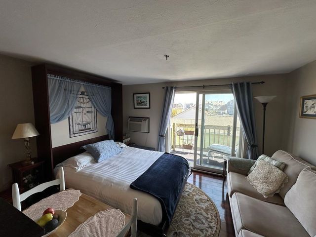 550 Winnacunnet Rd Unit 218, Hampton, NH 03842