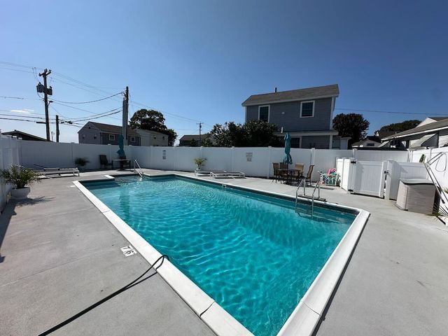 550 Winnacunnet Rd Unit 218, Hampton, NH 03842