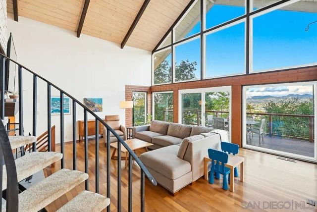 1384 Merritt Ter, El Cajon, CA 92020