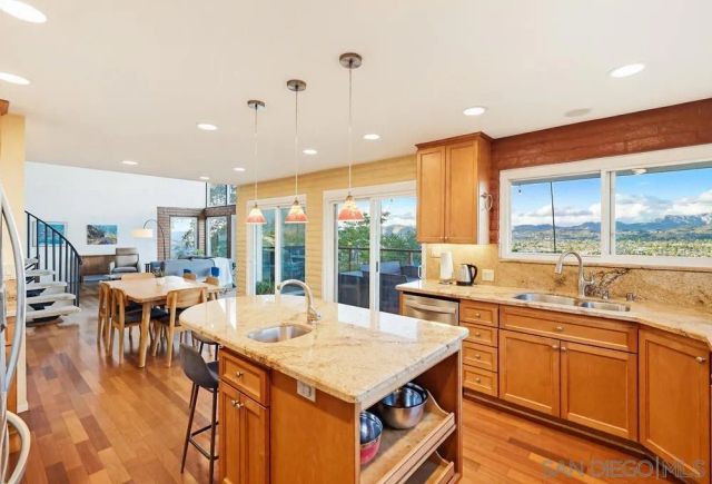 1384 Merritt Ter, El Cajon, CA 92020