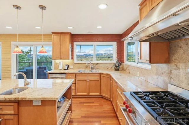 1384 Merritt Ter, El Cajon, CA 92020
