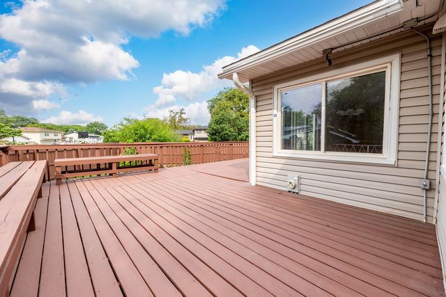 409 Hillcrest Lane, Lombard, IL 60148