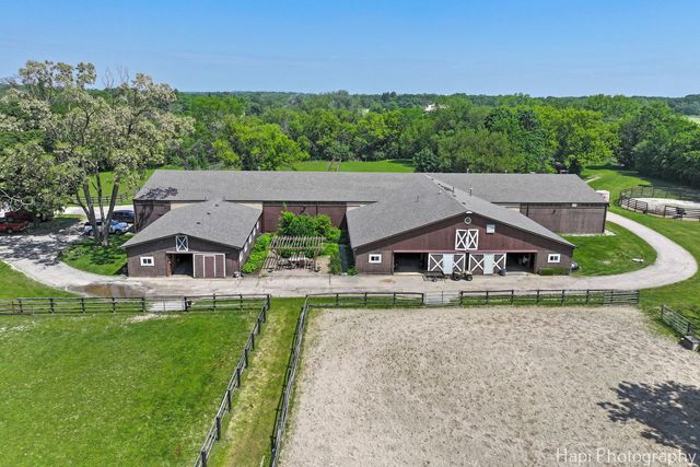23 W County Line Road, Barrington Hills, IL 60010