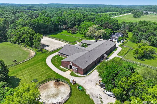 23 W County Line Road, Barrington Hills, IL 60010
