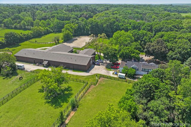 23 W County Line Road, Barrington Hills, IL 60010