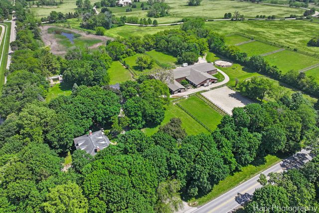 23 W County Line Road, Barrington Hills, IL 60010