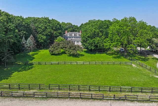 23 W County Line Road, Barrington Hills, IL 60010