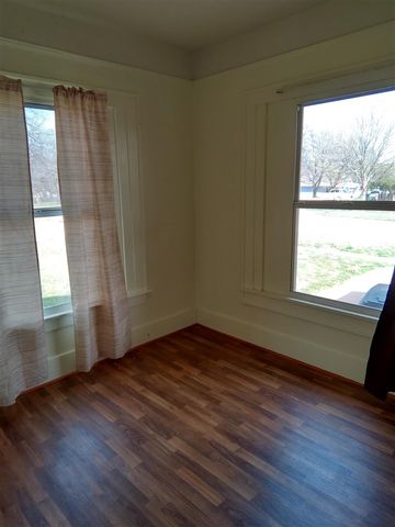 302 SW Park, Lawton, OK 73501