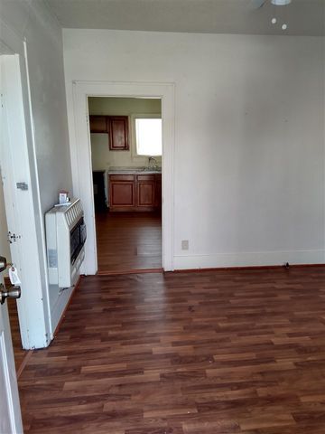 302 SW Park, Lawton, OK 73501