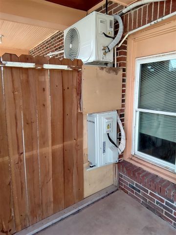 302 SW Park, Lawton, OK 73501