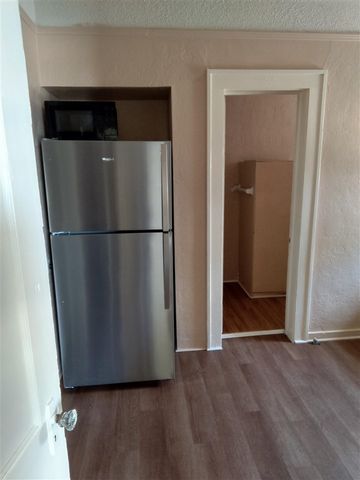 302 SW Park, Lawton, OK 73501