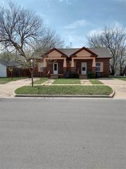 302 SW Park, Lawton, OK 73501