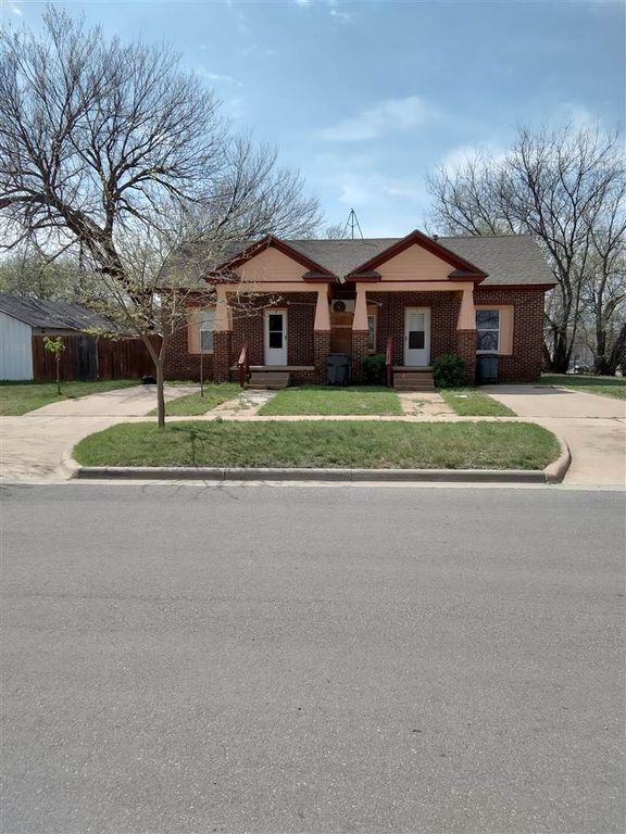 302 SW Park, Lawton, OK 73501
