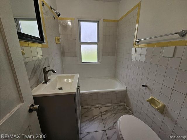 7005 Orchard Avenue, Dearborn, MI 48126