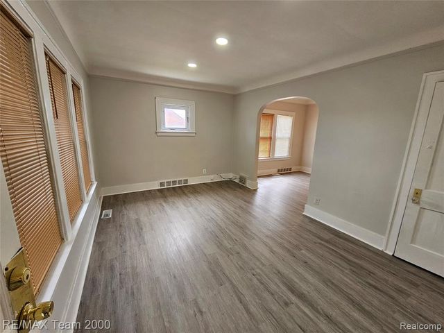 7005 Orchard Avenue, Dearborn, MI 48126