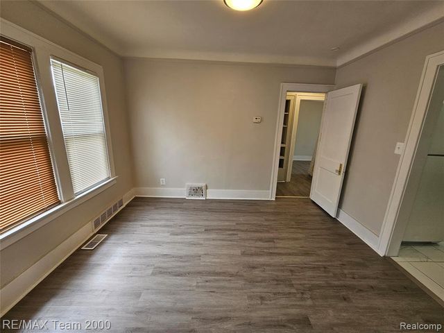 7005 Orchard Avenue, Dearborn, MI 48126