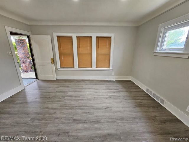 7005 Orchard Avenue, Dearborn, MI 48126