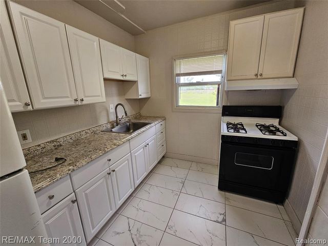 7005 Orchard Avenue, Dearborn, MI 48126