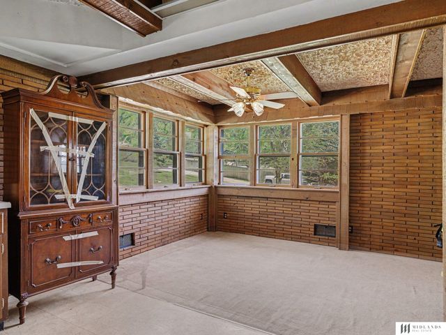 14225 Shongaska Road, Omaha, NE 68112