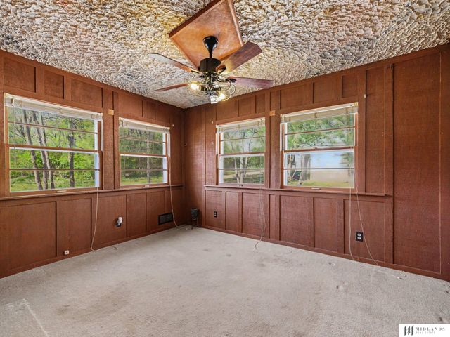 14225 Shongaska Road, Omaha, NE 68112