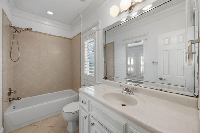 626 E 12th Street, Houston, TX 77008