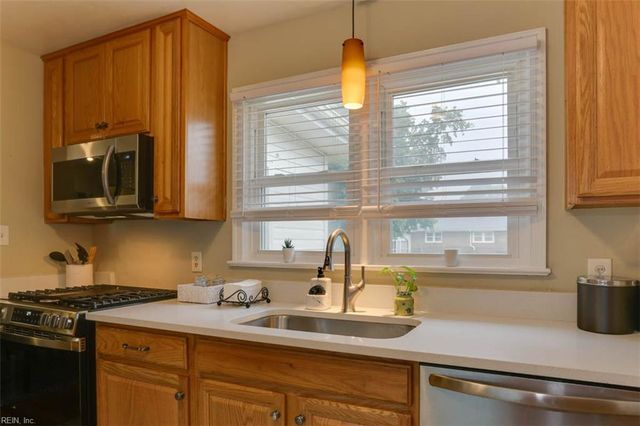 1701 Meredith RD, Virginia Beach, VA 23455