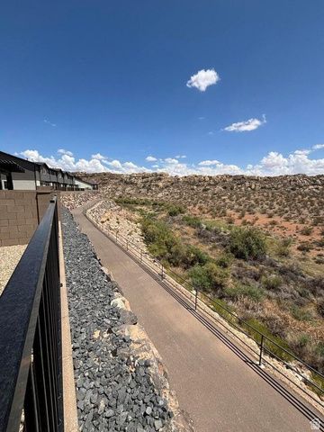 3898 E FOSSIL WAY, Washington, UT 84780