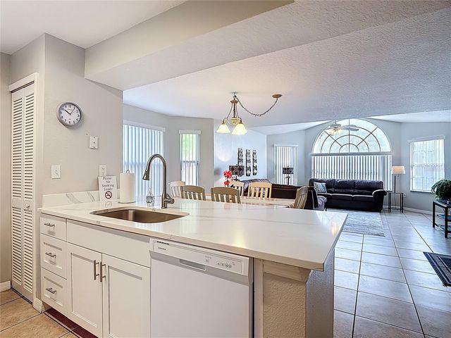 8710 RAIN FOREST PLACE B, Kissimmee, FL 34747