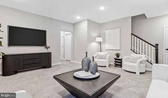 5725 HOWARD DR, Glen Burnie, MD 21061