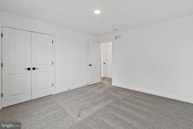 5725 HOWARD DR, Glen Burnie, MD 21061