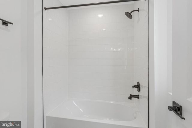 5725 HOWARD DR, Glen Burnie, MD 21061