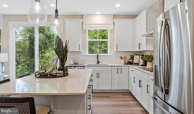 5725 HOWARD DR, Glen Burnie, MD 21061