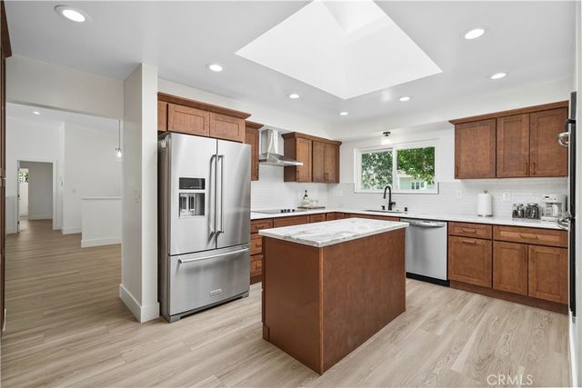 17177 Superior St, Northridge, CA 91325