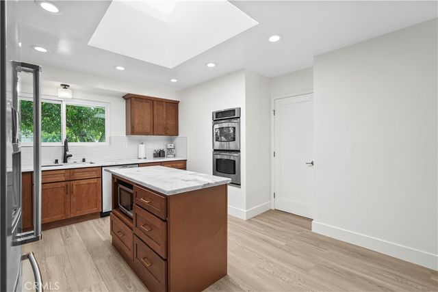 17177 Superior St, Northridge, CA 91325