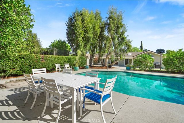 17177 Superior St, Northridge, CA 91325