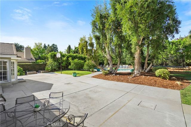 17177 Superior St, Northridge, CA 91325