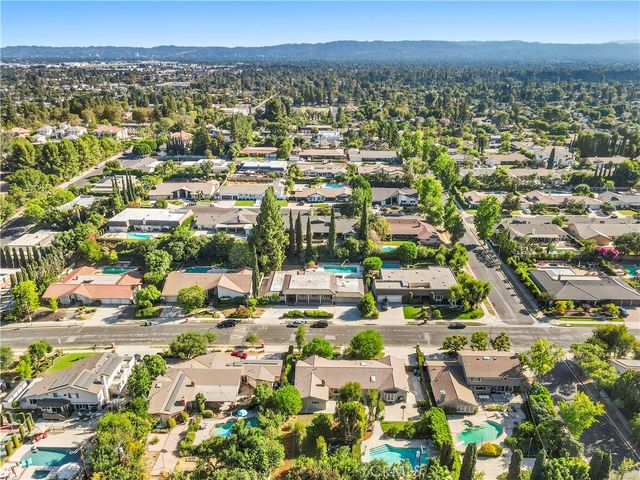 17177 Superior St, Northridge, CA 91325