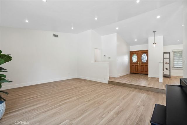 17177 Superior St, Northridge, CA 91325