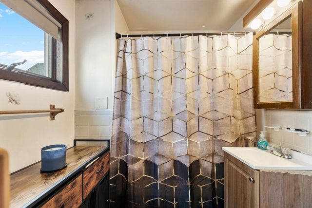 63 Woodville St, Everett, MA 02149