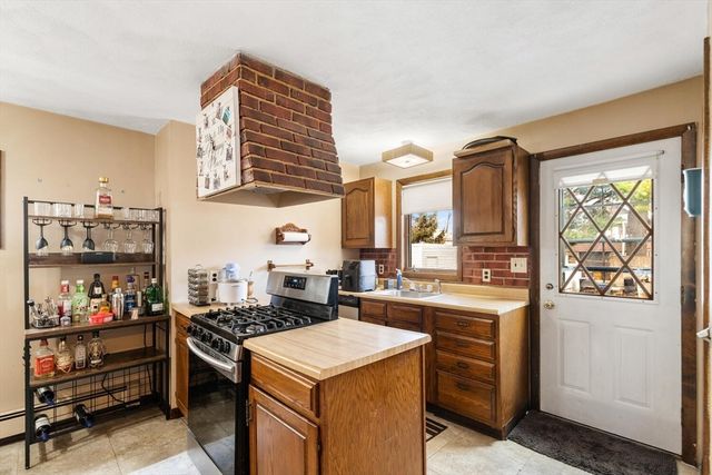 63 Woodville St, Everett, MA 02149