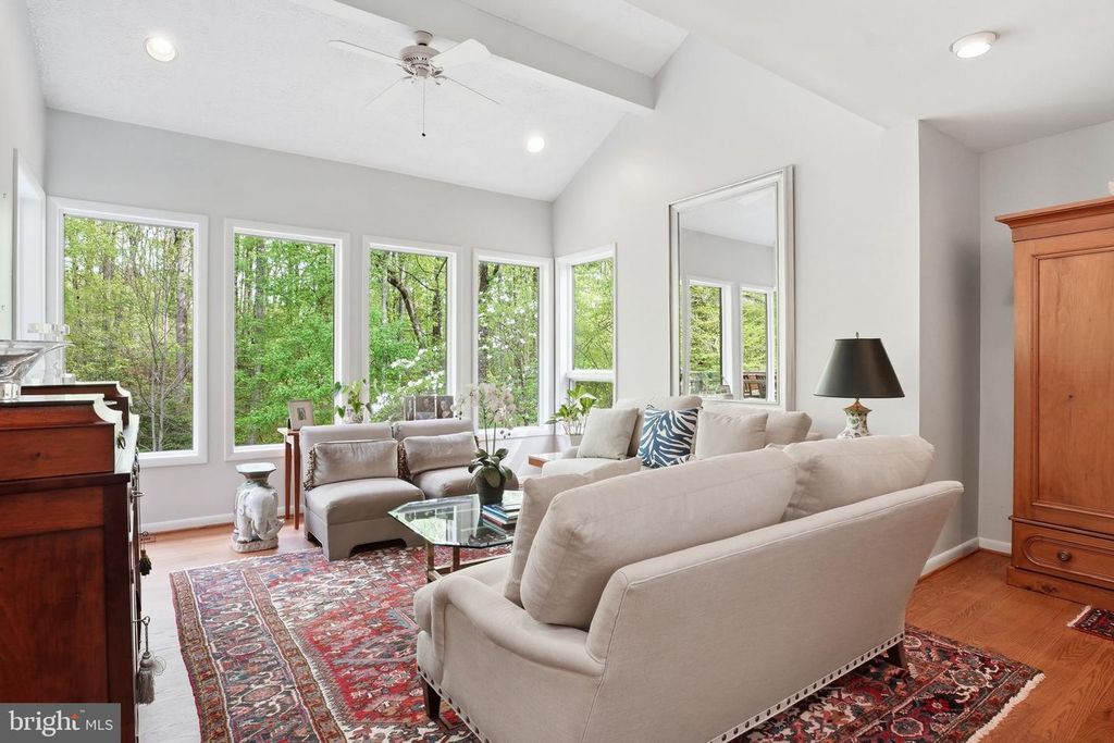 Image 10 of property listing at 1718 WOODLORE RD, Annapolis, MD 21401