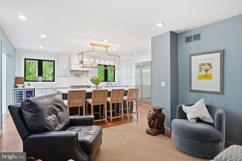 Image 14 of property listing at 1718 WOODLORE RD, Annapolis, MD 21401