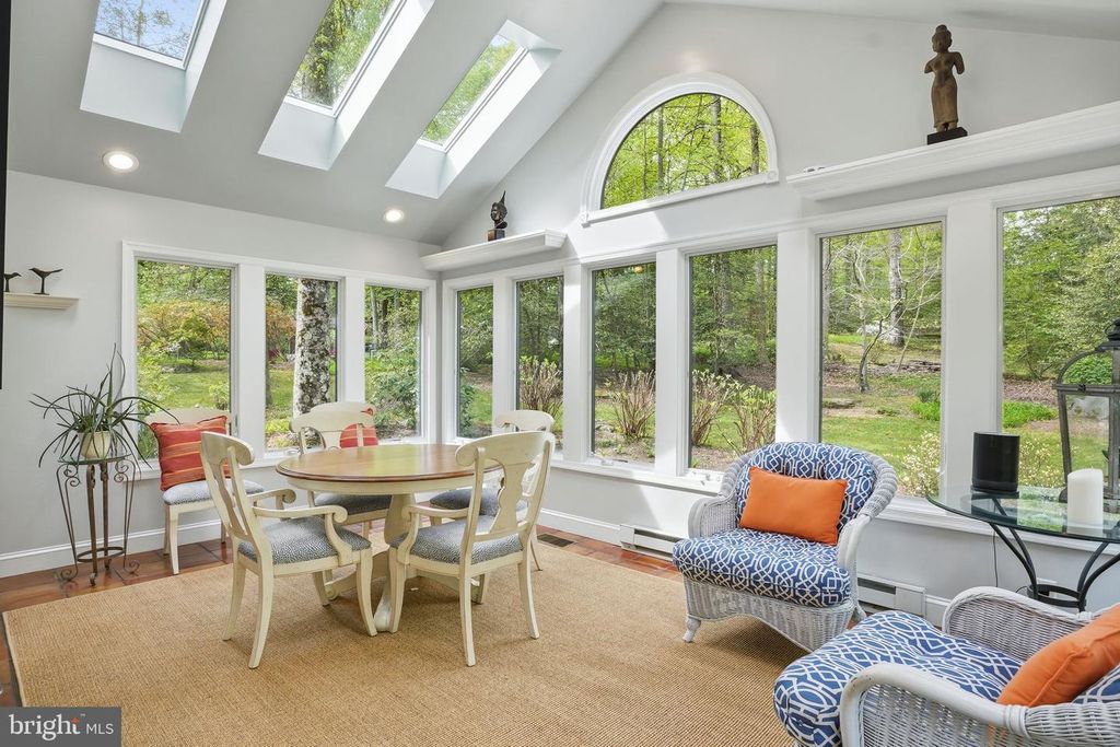 Image 15 of property listing at 1718 WOODLORE RD, Annapolis, MD 21401