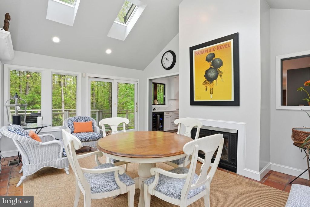 Image 16 of property listing at 1718 WOODLORE RD, Annapolis, MD 21401