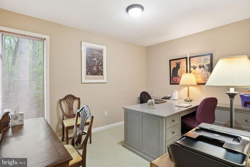 Image 18 of property listing at 1718 WOODLORE RD, Annapolis, MD 21401