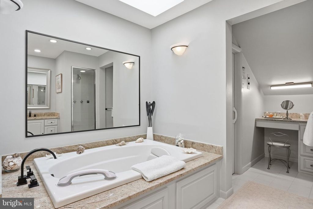 Image 23 of property listing at 1718 WOODLORE RD, Annapolis, MD 21401