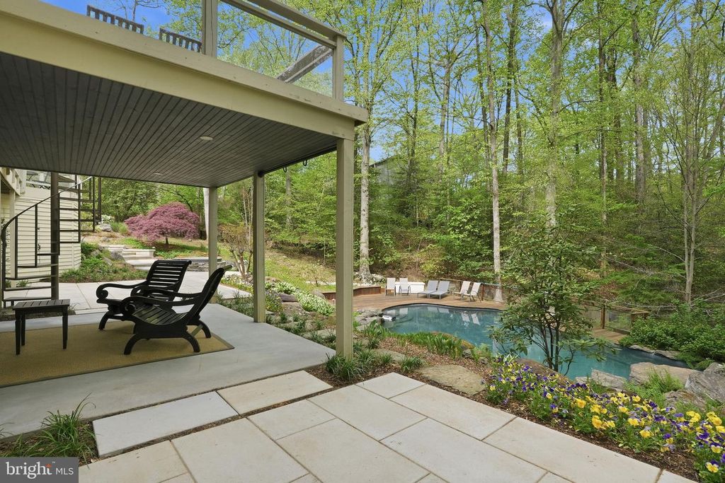 Image 3 of property listing at 1718 WOODLORE RD, Annapolis, MD 21401