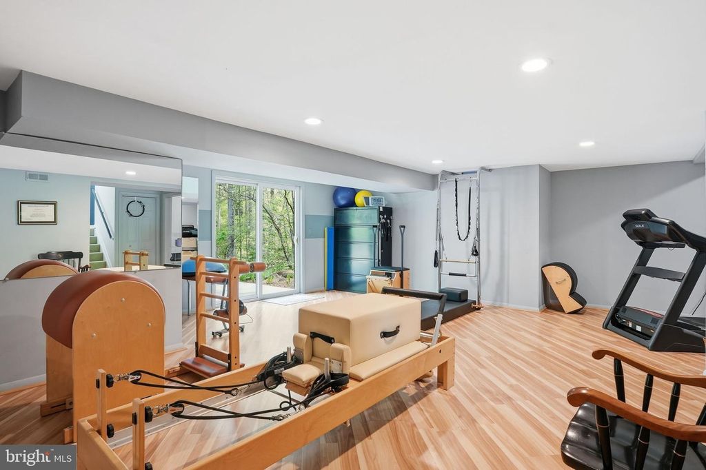 Image 31 of property listing at 1718 WOODLORE RD, Annapolis, MD 21401