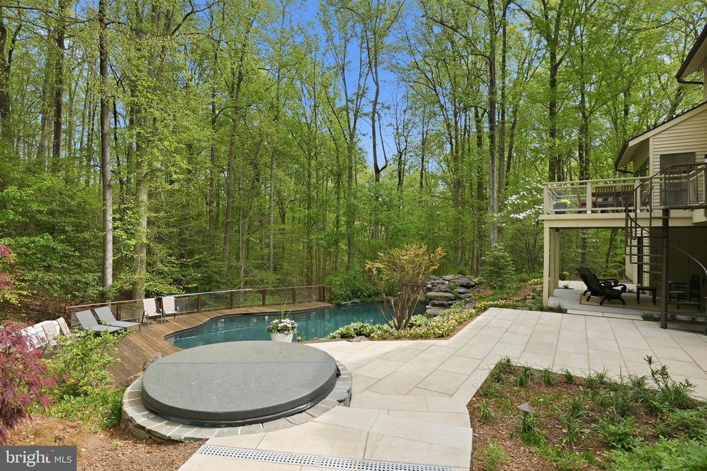 Image 33 of property listing at 1718 WOODLORE RD, Annapolis, MD 21401