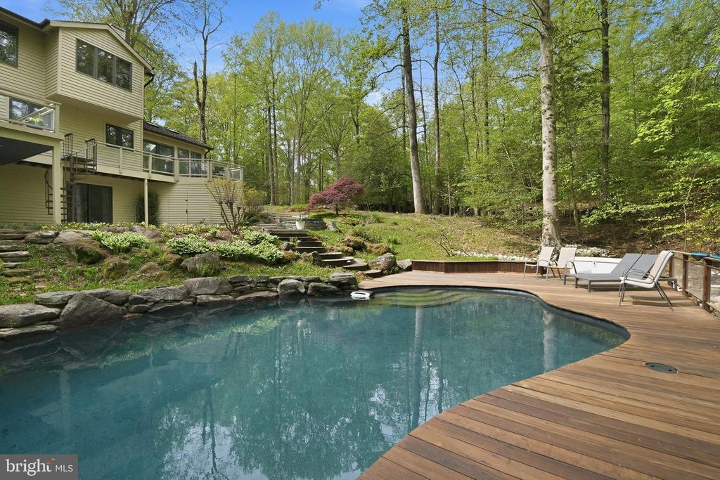 Image 36 of property listing at 1718 WOODLORE RD, Annapolis, MD 21401